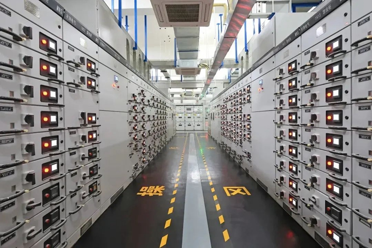 選擇專業(yè)的變壓器安裝工程公司，為您的企業(yè)穩(wěn)健運(yùn)行保駕護(hù)航2